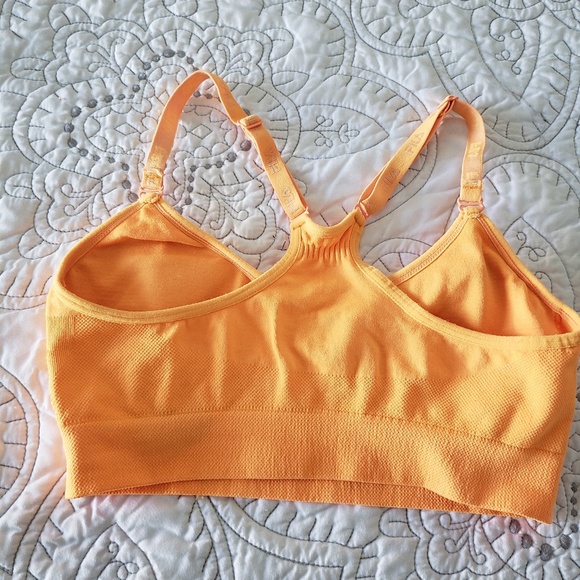 Exercise bra - Picture 2 of 3